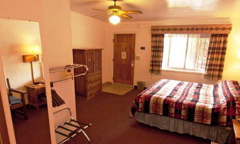 צ'ינלה Thunderbird Lodge מראה חיצוני תמונה