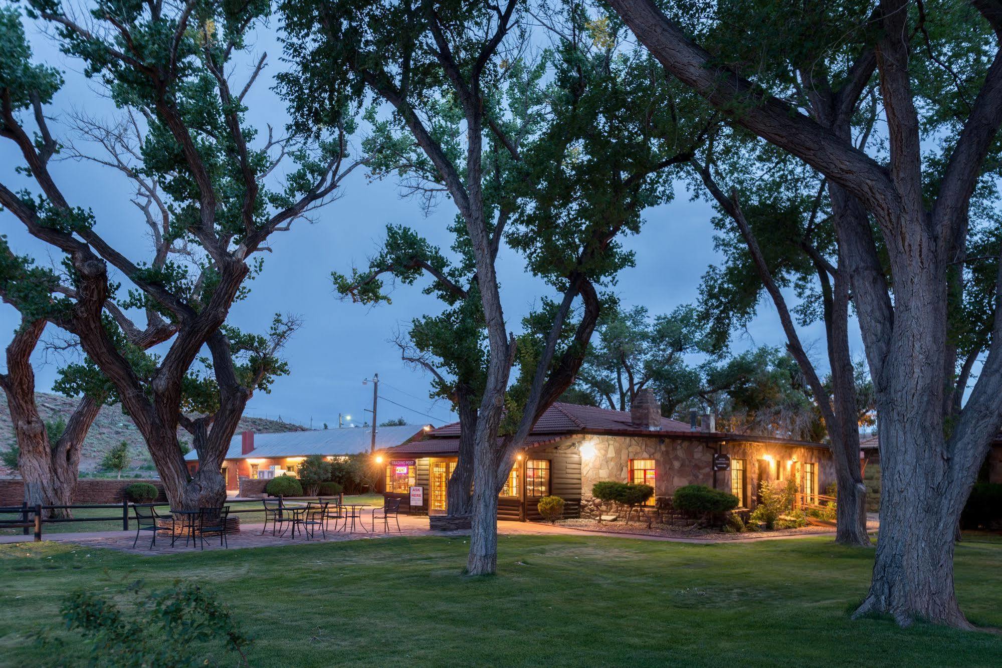 צ'ינלה Thunderbird Lodge מראה חיצוני תמונה