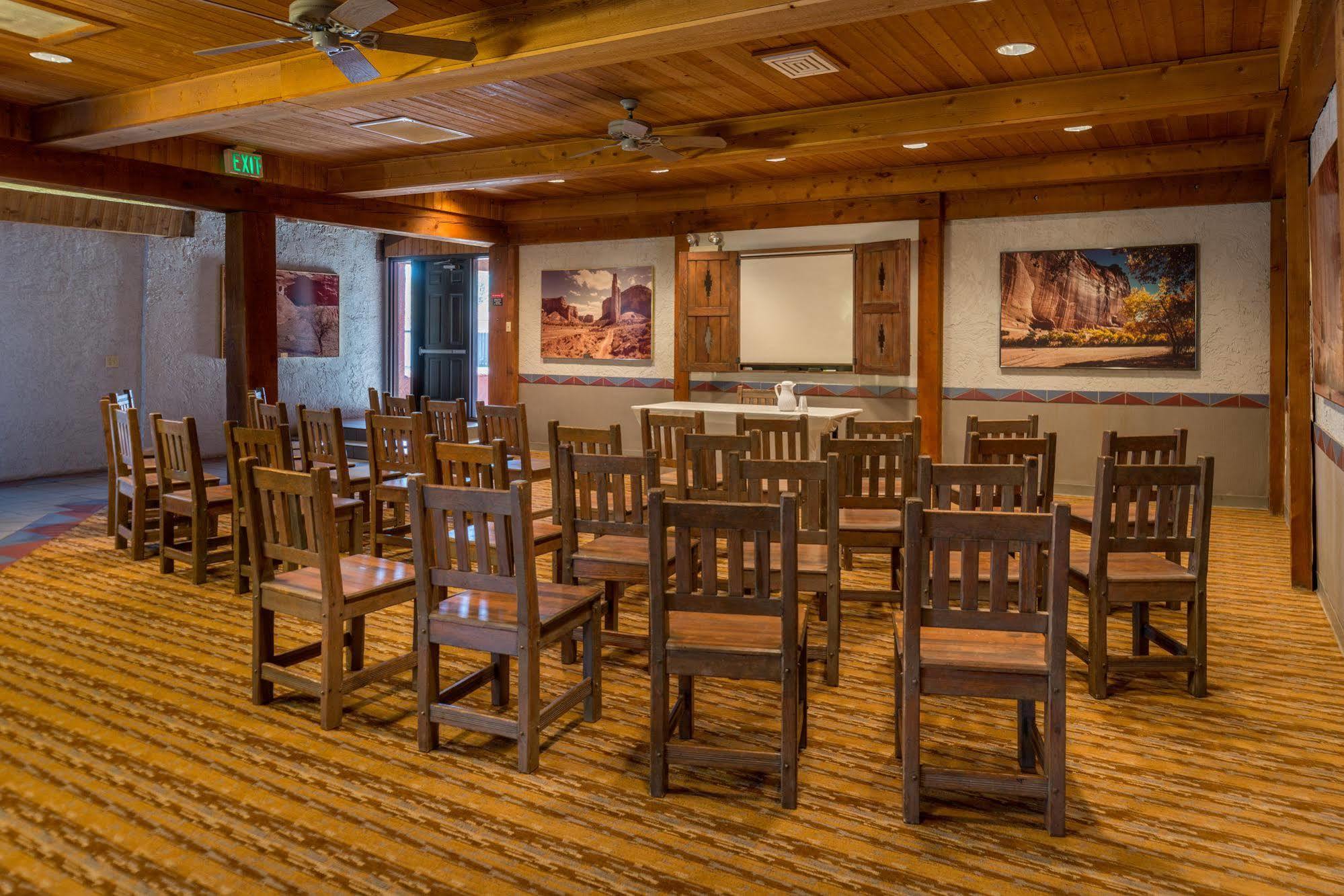 צ'ינלה Thunderbird Lodge מראה חיצוני תמונה