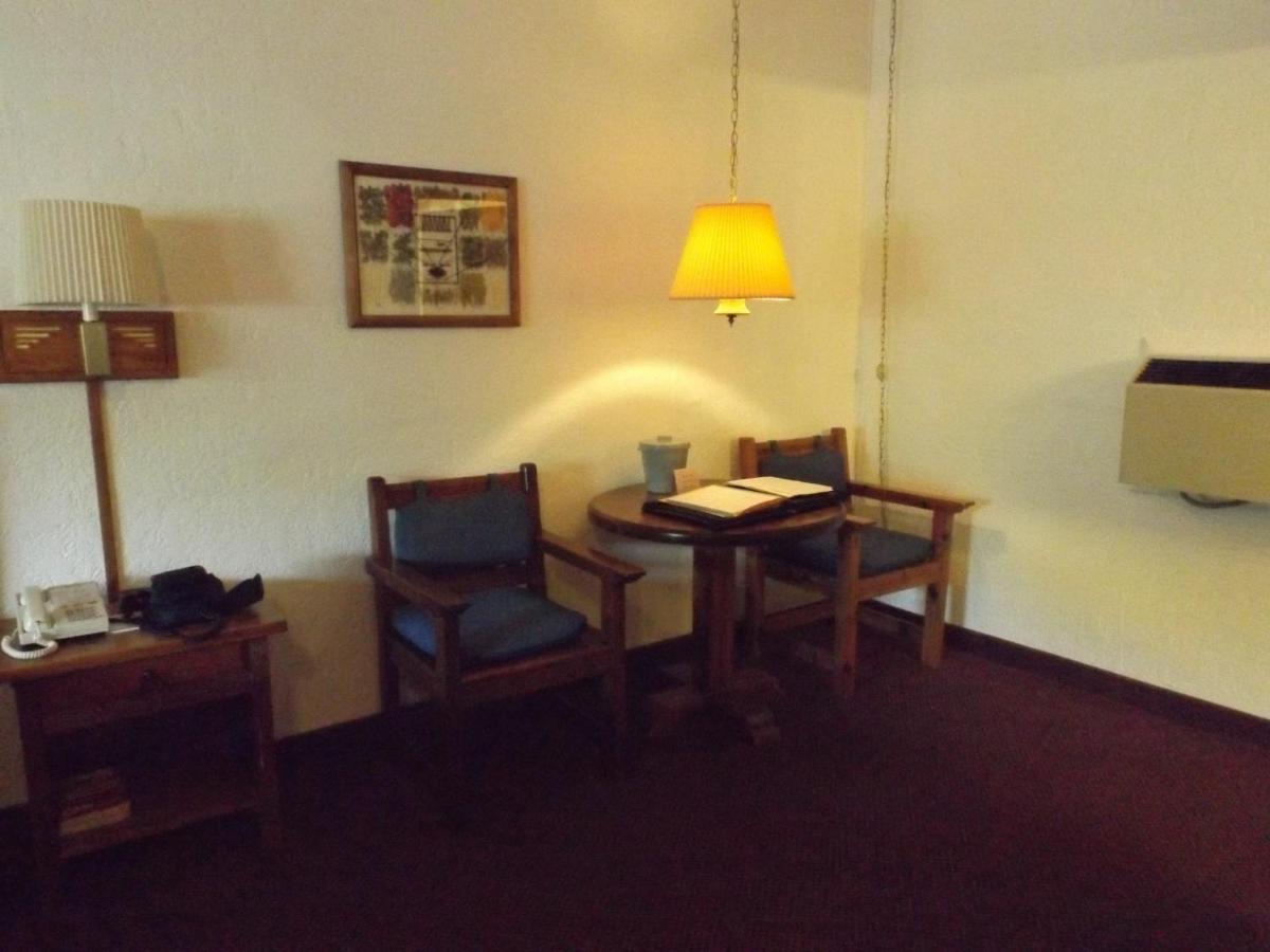 צ'ינלה Thunderbird Lodge מראה חיצוני תמונה
